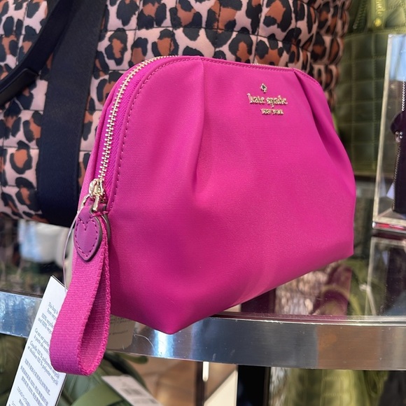 Kate Spade Chelsea Nylon Cosmetic Bag
Baja Rose
NWT - Picture 7 of 16